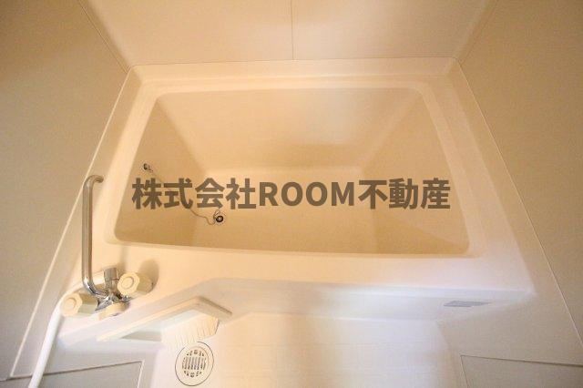 第8年見マンションの浴室|日々の疲れを癒すお風呂付です