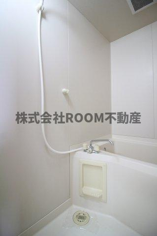 第8年見マンションの浴室|日々の疲れを癒すお風呂付です
