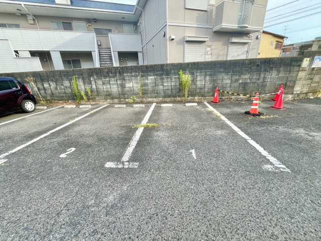 ロジュマンセフィラBの駐車場