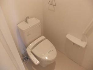 シャーメゾン泉陽のトイレ|落ち着いた色調のトイレです