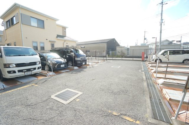 エテルノン泉佐野の駐車場|駐車場に車を止められます
