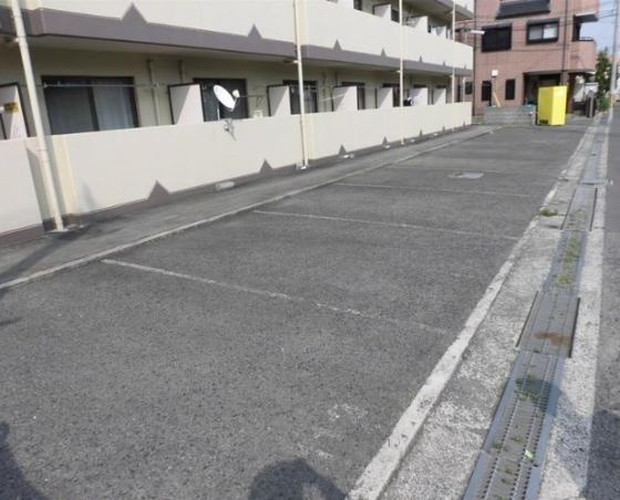 ピュアガーデンの駐車場|駐車場に車を止められます