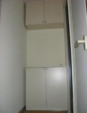 ラフォーレＪ・Ｎ・Ｉの玄関|落ち着いた玄関です