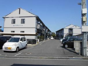 セントラル　ハイツの駐車場|駐車スペースもあります