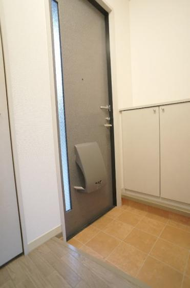 サンセントラルの玄関|収納もある玄関です