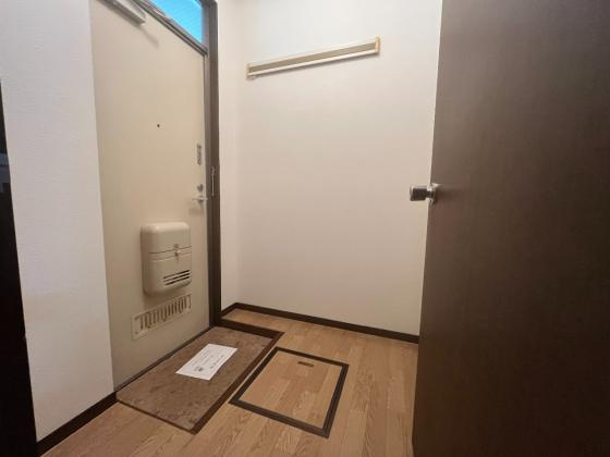 コスモハイツ華の玄関|ゆったりとした玄関です
