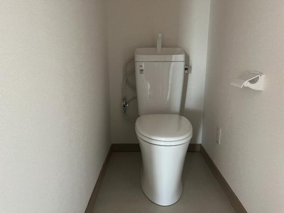 小松里マンションのトイレ|落ち着いたトイレです