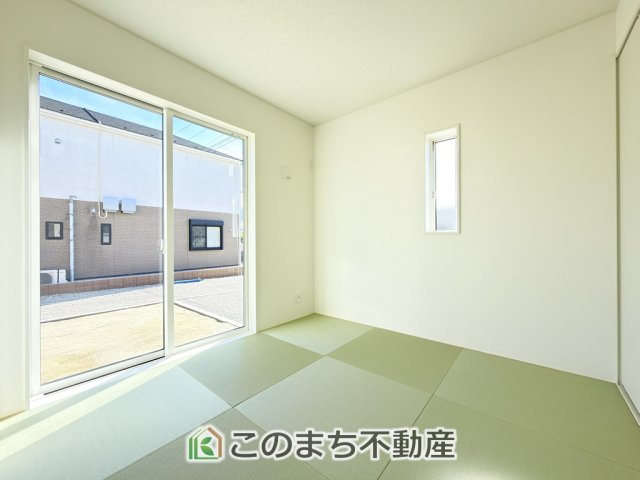 CradleGarden那須塩原市若草町第8の和室|お子様のお昼寝にも便利な和室です。大きな窓から暖かな日差しが差し込みます♪