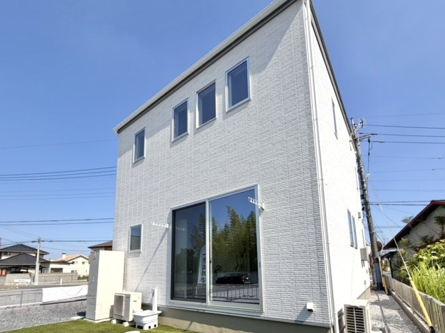 【新築戸建】本庄市見福4丁目　の外観|■外観|シンプルで洗練されたデザインは住まう人の色に染まり、個性を映し出します♪本日見学可能(*＾＾*)