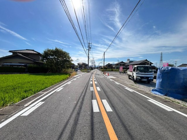 リナージュ　一宮市明地01期　全9区画分譲の前面道路含む現地写真|「現地（2026年7月20日）撮影」　
■前面道路　
■ヤマダ不動産　株式会社リライフ