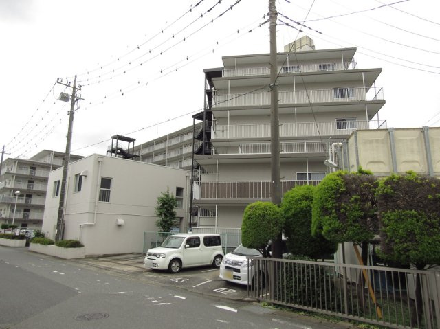 メイツ越谷の外観