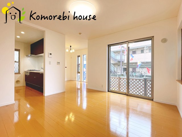 さいたま市北区奈良町　中古戸建の居間・リビング|リビングです