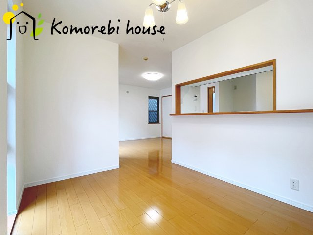 さいたま市北区奈良町　中古戸建の居間・リビング|ゆったり過ごせるリビングです