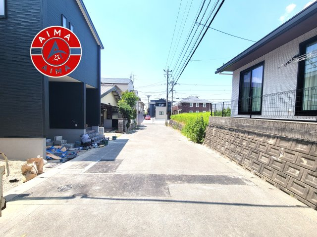 春日市一の谷4丁目第1-3棟(1号棟)の外観|前面道路含む現地の写真です。