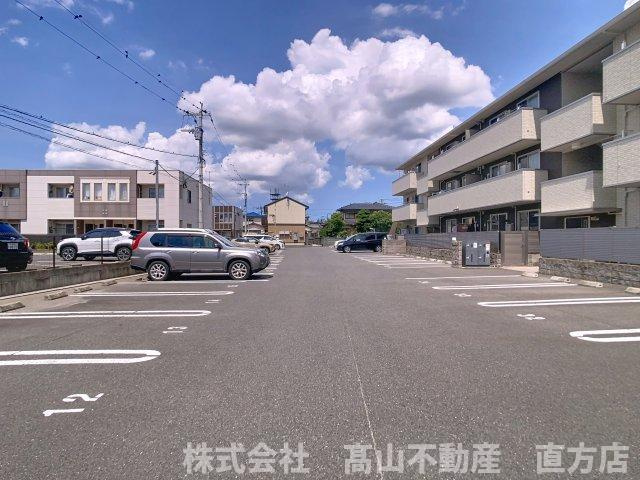 北九州市八幡西区野面２丁目のアパートの駐車場