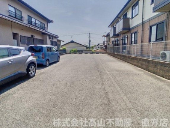 北九州市八幡西区楠橋南２丁目のアパートの駐車場