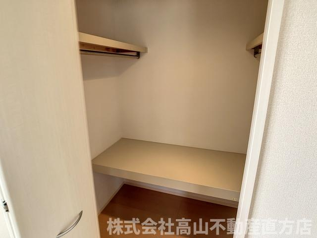 直方市大字頓野のアパートの収納