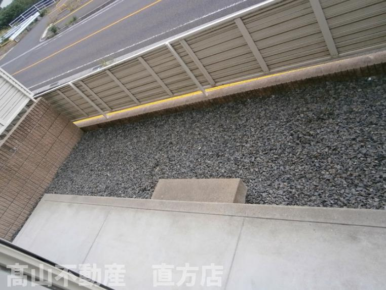 直方市大字頓野のアパートのバルコニー
