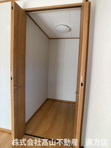 直方市大字植木のアパートの収納
