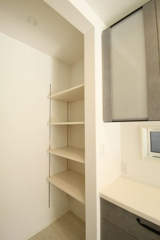 瀬戸東町　新築戸建　1号棟　（全2区画）の収納|パントリー