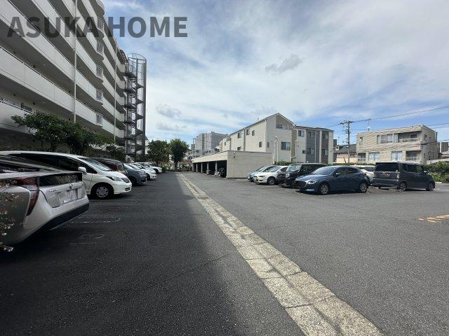 藤和西横浜ハイタウンの駐車場|駐車場・バイク置き場の空き状況については、その都度、確認いたしますのでお気軽にお聞きください。