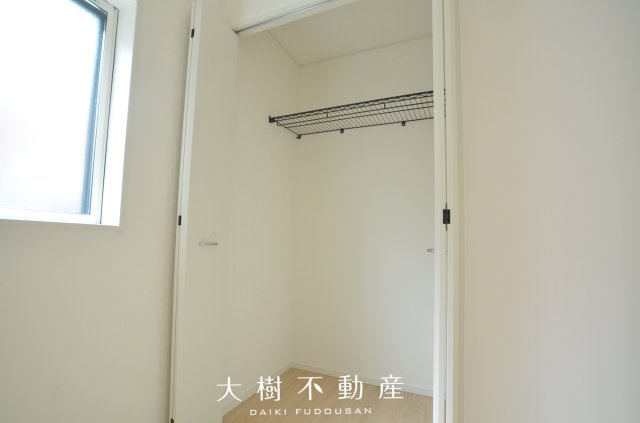 【洋室】 | 海老名市中野１丁目　新築戸建て　全１棟【仲介手数料無料】 | 1階　洋室1（3.7帖）クローゼット