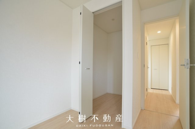 【洋室】 | 海老名市中野１丁目　新築戸建て　全１棟【仲介手数料無料】 | 2階　洋室2（7.2帖）クローゼット