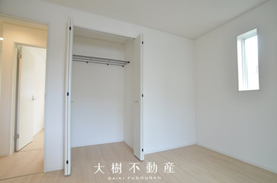 【洋室】 | 海老名市中野１丁目　新築戸建て　全１棟【仲介手数料無料】 | 2階　洋室3（6.3帖）クローゼット
