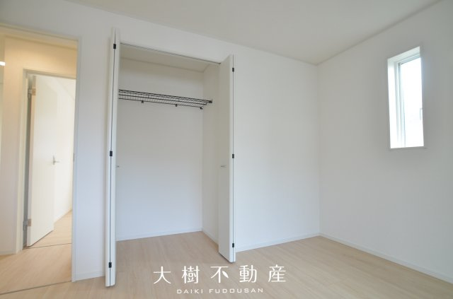 【洋室】 | 海老名市中野１丁目　新築戸建て　全１棟【仲介手数料無料】 | 2階　洋室3（6.3帖）クローゼット