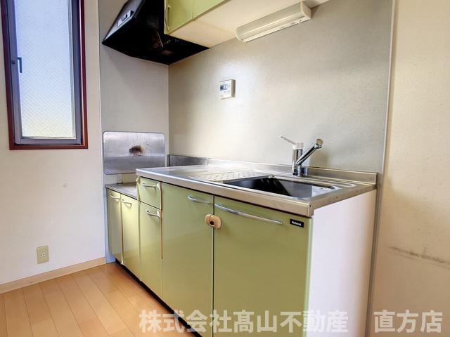 直方市溝堀１丁目のアパートのキッチン