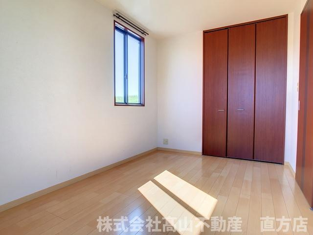 直方市溝堀１丁目のアパートの洋室