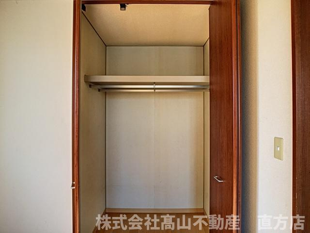 直方市溝堀１丁目のアパートの収納