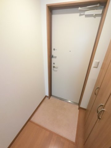 MDビルの玄関