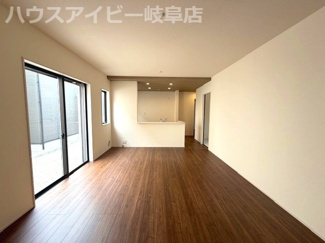 【居間・リビング】 | 岐阜市河渡新築建売全5棟！長期優良住宅！耐震等級3・住宅性能評価書取得した安心安全なお家です♪ | 岐阜市河渡新築建売全5棟！長期優良住宅！耐震等級3・住宅性能評価書取得した安心安全なお家です♪