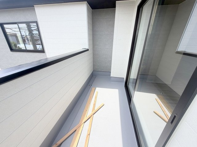 三郷市戸ケ崎1丁目　新築戸建　全2棟　2号棟のバルコニー|南西向きバルコニーにて陽当り良好