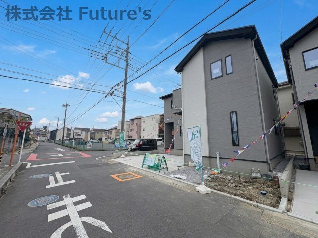 三郷市戸ケ崎1丁目　新築戸建　全2棟　2号棟の前面道路含む現地写真|前面道路含む現地写真です。