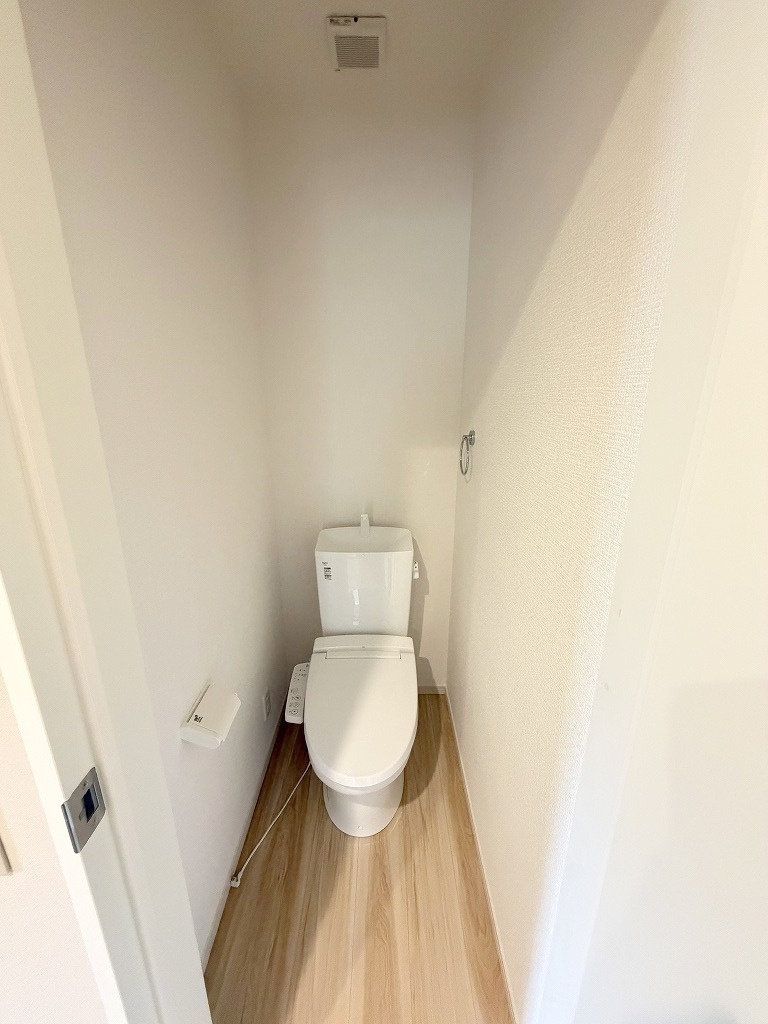 三郷市戸ケ崎1丁目　新築戸建　全2棟　2号棟のトイレ|1階のトイレです