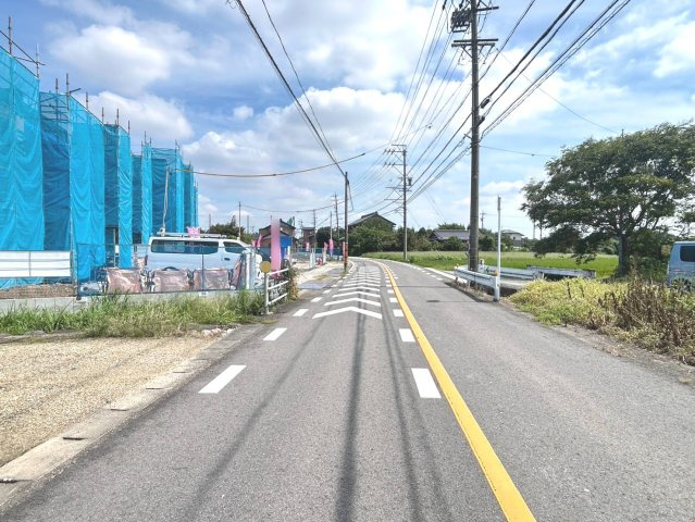 リナージュ　一宮市明地01期　全9区画分譲の前面道路含む現地写真|「現地（2026年9月18日）撮影」　
■前面道路　
■ヤマダ不動産　株式会社リライフ