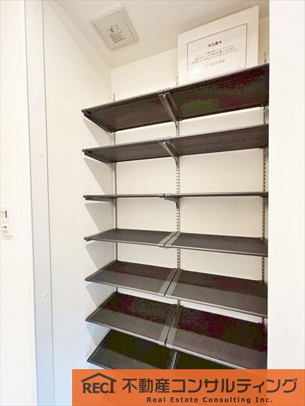 セレーノ見附の収納