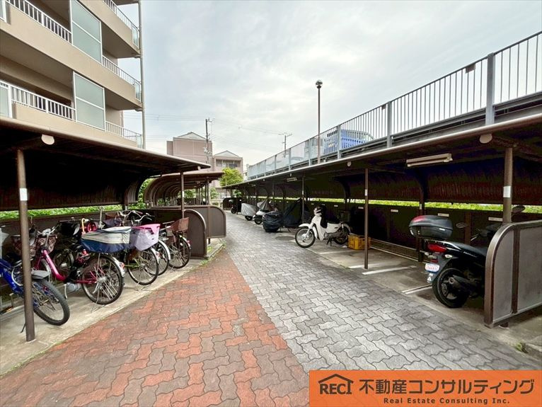 セレーノ見附の駐輪場