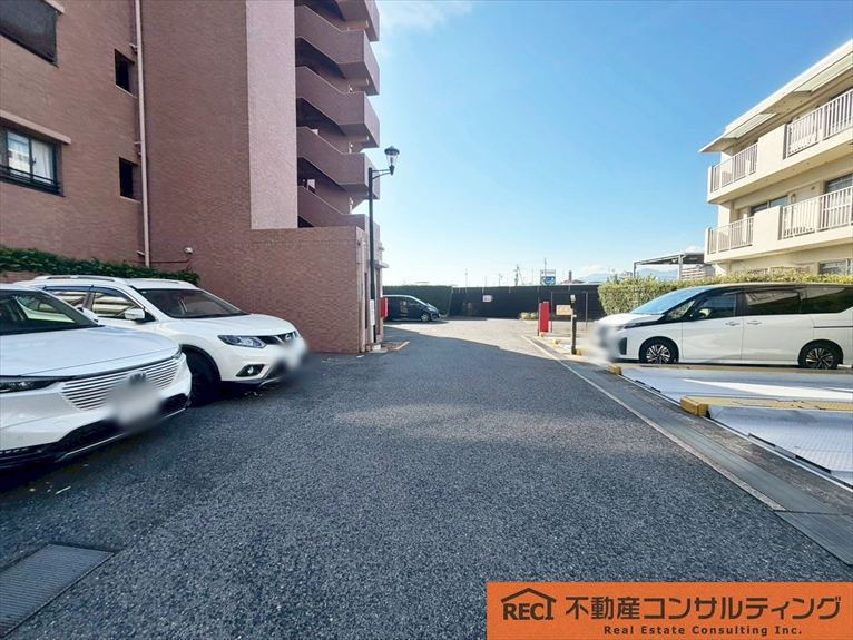 ハイエクセル芦屋南の駐車場