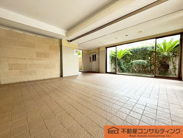 ハイエクセル芦屋南のエントランス