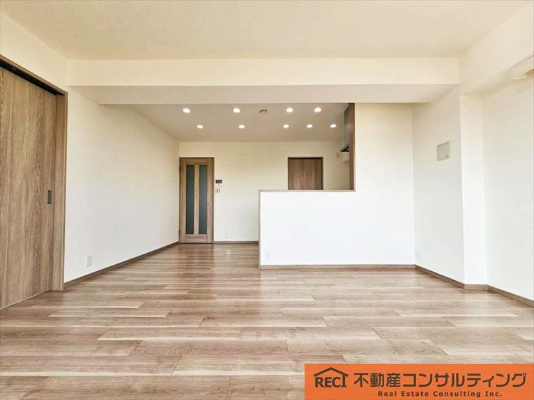 ロイヤルシャトー夙川公園の居間・リビング