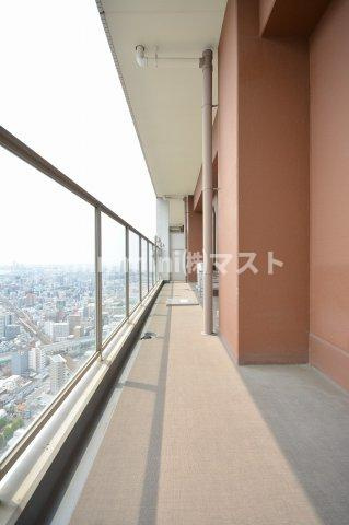 大阪福島タワーのバルコニー