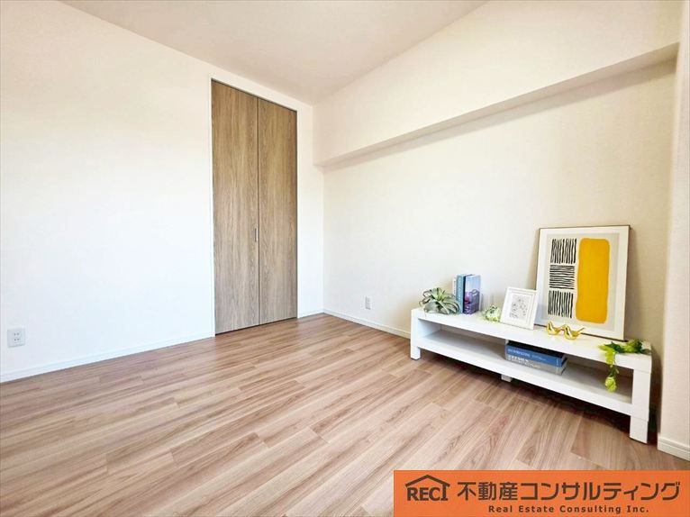 ワコーレ本山フラッツの洋室