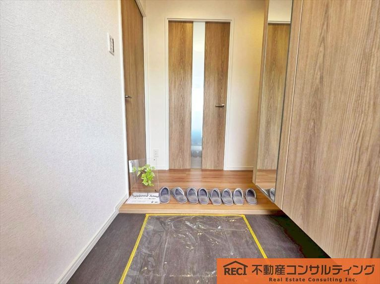 ワコーレ本山フラッツの玄関