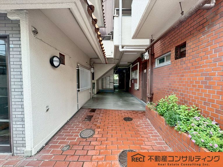 グレイスハイツ本山南町のエントランス