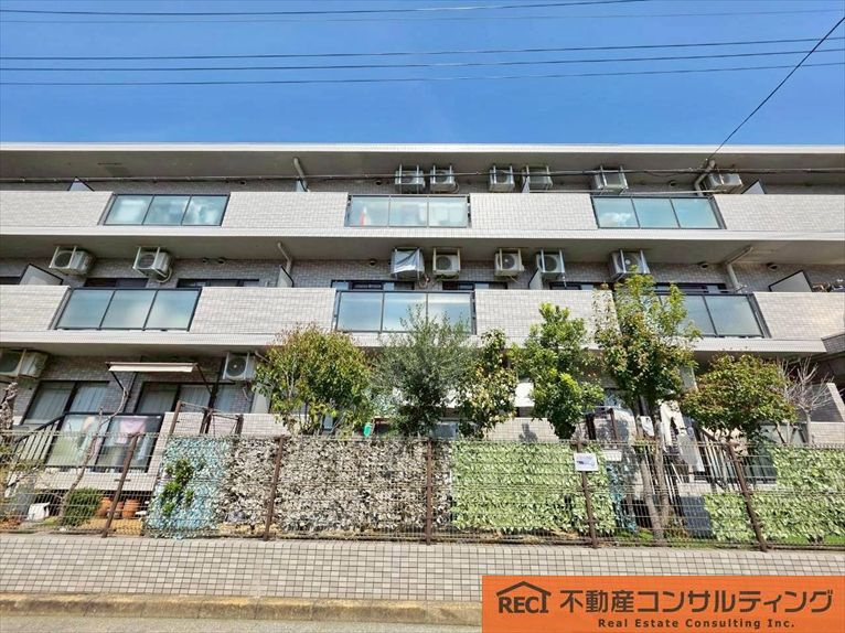グリーンエクセル甲子園の外観