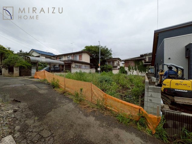 【前面道路含む現地写真】 | プライバシー性と開放感を高める住環境。陽当たりの良い開かれたロケーションを活かし、心地よい暮らしをプランニング