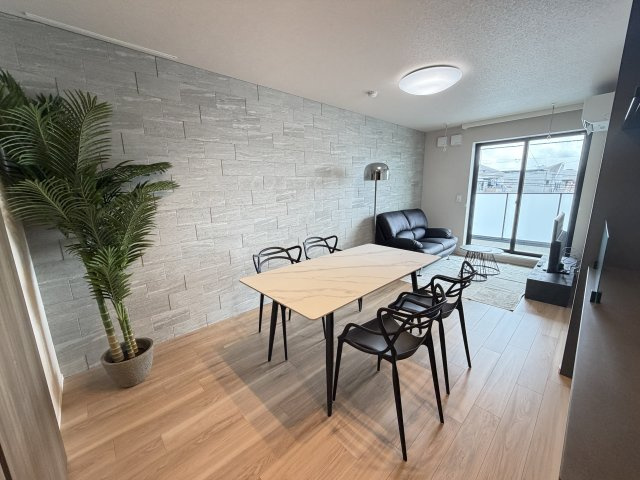 Ｍａｉｓｏｎ　Ｓａｒｋｌａｎｄ　メゾンサークランドの居間・リビング|★リビング★家具家電付きの物件です★